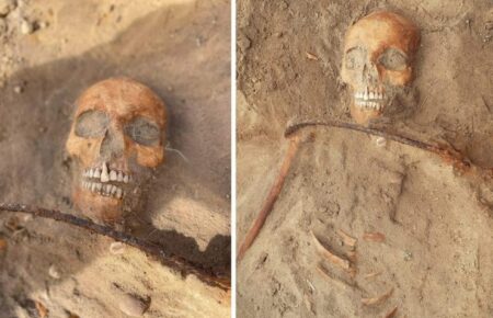 Археологи знайшли у Польщі заперту могилу «вампіра» з серпом над шиєю