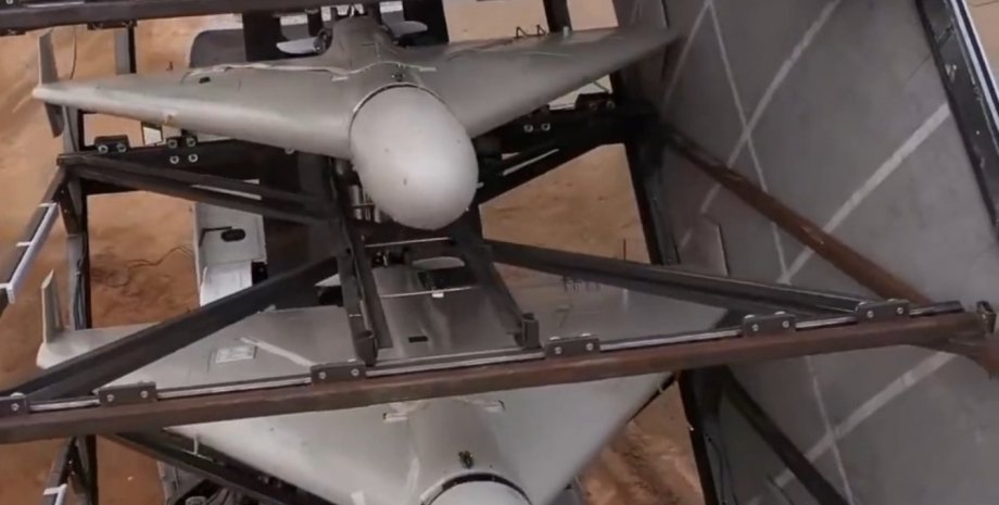 Киев атакуют дроны-камикадзе, в Шевченковском районе — взрывы