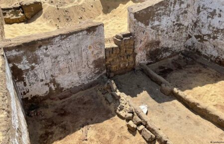 В Египте немецкие археологи раскопали неизвестную гробницу