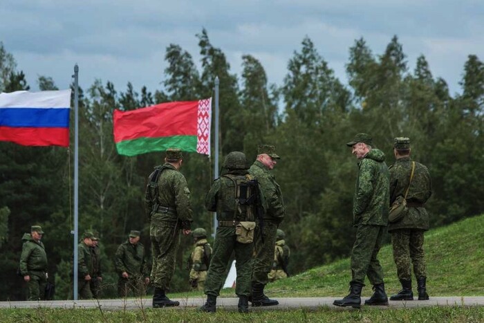 До Білорусі прибудуть близько 9 тисяч російських військових