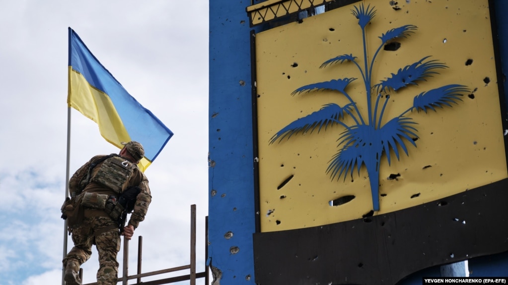 У Лимані ще тривають бойові дії,  але український прапор уже у місті — президент