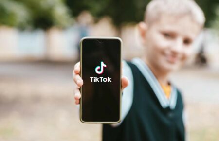 TikTok заборонить дітям вести прямі трансляції