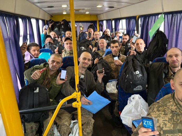 «Багатьох вважали зниклими безвісти»: Україна повернула з полону 32 захисників