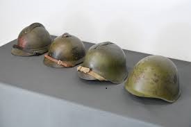 До 500 мобілізованих росіян відправили в зону бойових дій з радянськими шоломами та АК-12