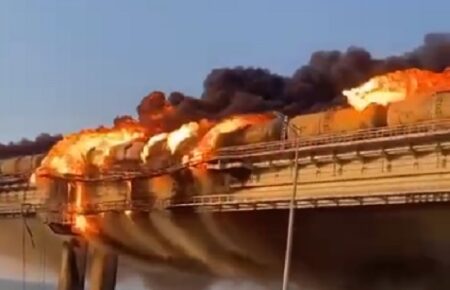 На Кримському мосту зруйнована частина дорожнього полотна — Повітряні сили ЗСУ
