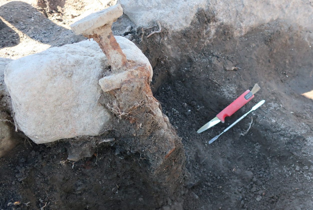 Археологи знайшли у Швеції мечі епохи вікінгів