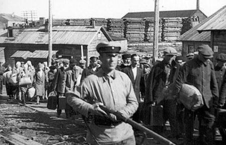Во время операции «Запад» в 1947 году советские власти вывезли в Сибирь почти 80 тысяч украинцев  — историк