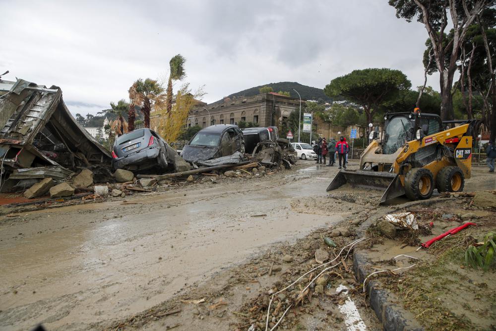 На італійському острові стався зсув ґрунту — одна людина загинула, 12 зникли безвісти