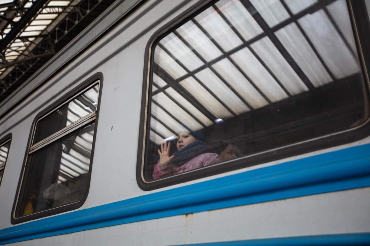 Укрзализныця обещает не отменять поезда из-за блекаута