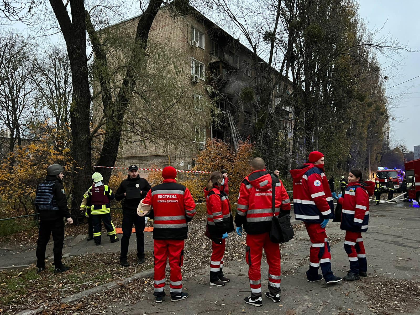 Обстріл Києва: в одному з будинків на Печерську виявили тіло загиблого