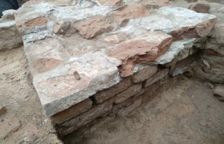 Таємничу знахідку біля садиби Софії Київської залили бетоном