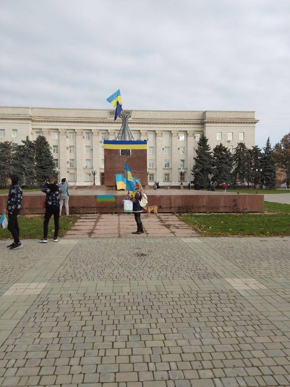 Официально: Херсон возвращается под контроль Украины, в город заходят части ВСУ