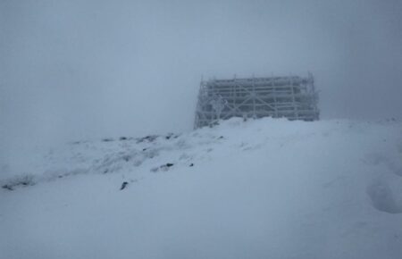 У Карпатах подекуди намело більше одного метра снігу