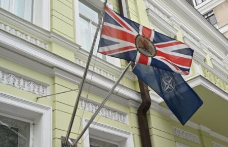 Посольство Британії не планує евакуюватися з Києва — пані-посол