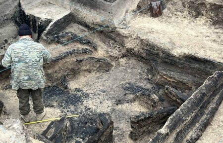 Археологи на Подолі у Черкасах знайшли комору початку 15 сторіччя