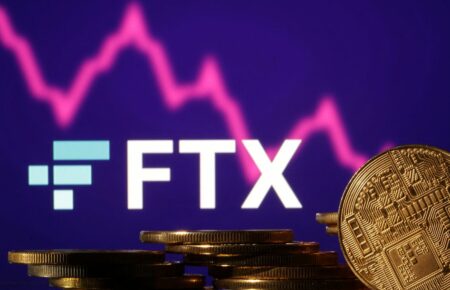 Вартість біткоїна різко впала після новини про банкрутство криптобіржі FTX
