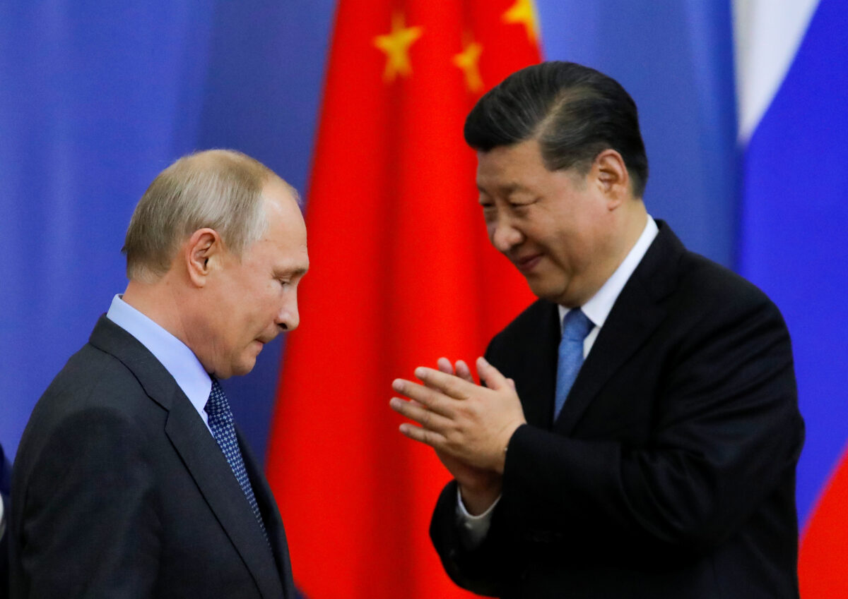 «Реальність така, що Китай завжди підтримує лише одну сторону — свою власну» — стаття Оуена Метьюза