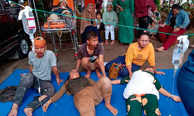 Землетрясение в Индонезии: по меньшей мере 61 погибший, более 700 раненых