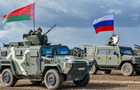 Близько 10-15 тисяч білорусів готові взяти участь у війні в Україні на російському боці