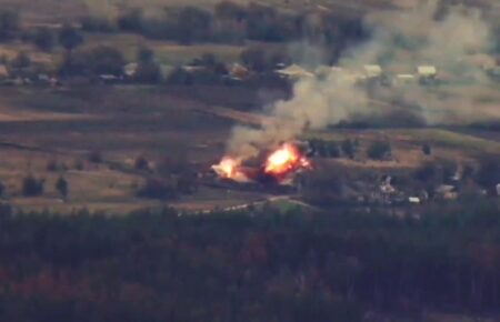 ЗСУ підірвали склад палива російської армії в окупованому селі на Луганщині (ВІДЕО)