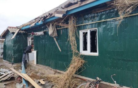 Російська армія обстріляла з мінометів громаду на Сумщині — є прямі влучання мін у житлові будинки
