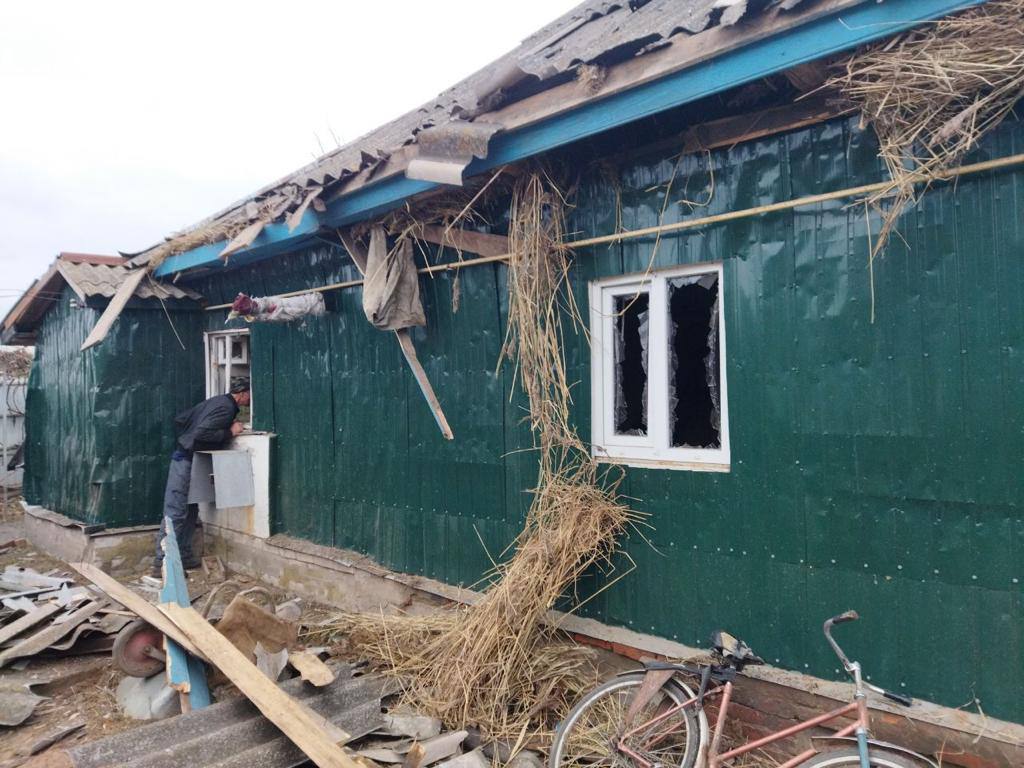 Російська армія обстріляла з мінометів громаду на Сумщині — є прямі влучання мін у житлові будинки