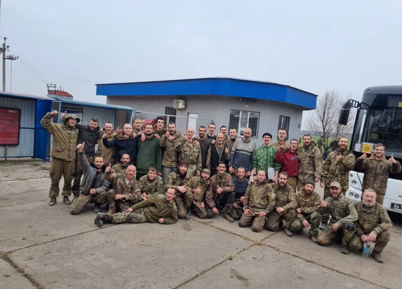 Украина освободила из плена еще 45 воинов (ФОТО, ВИДЕО)