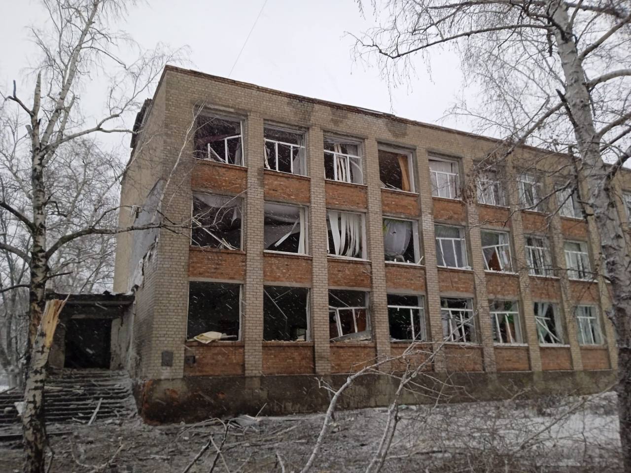 Окупанти зранку обстріляли Куп'янськ, є руйнування та поранені