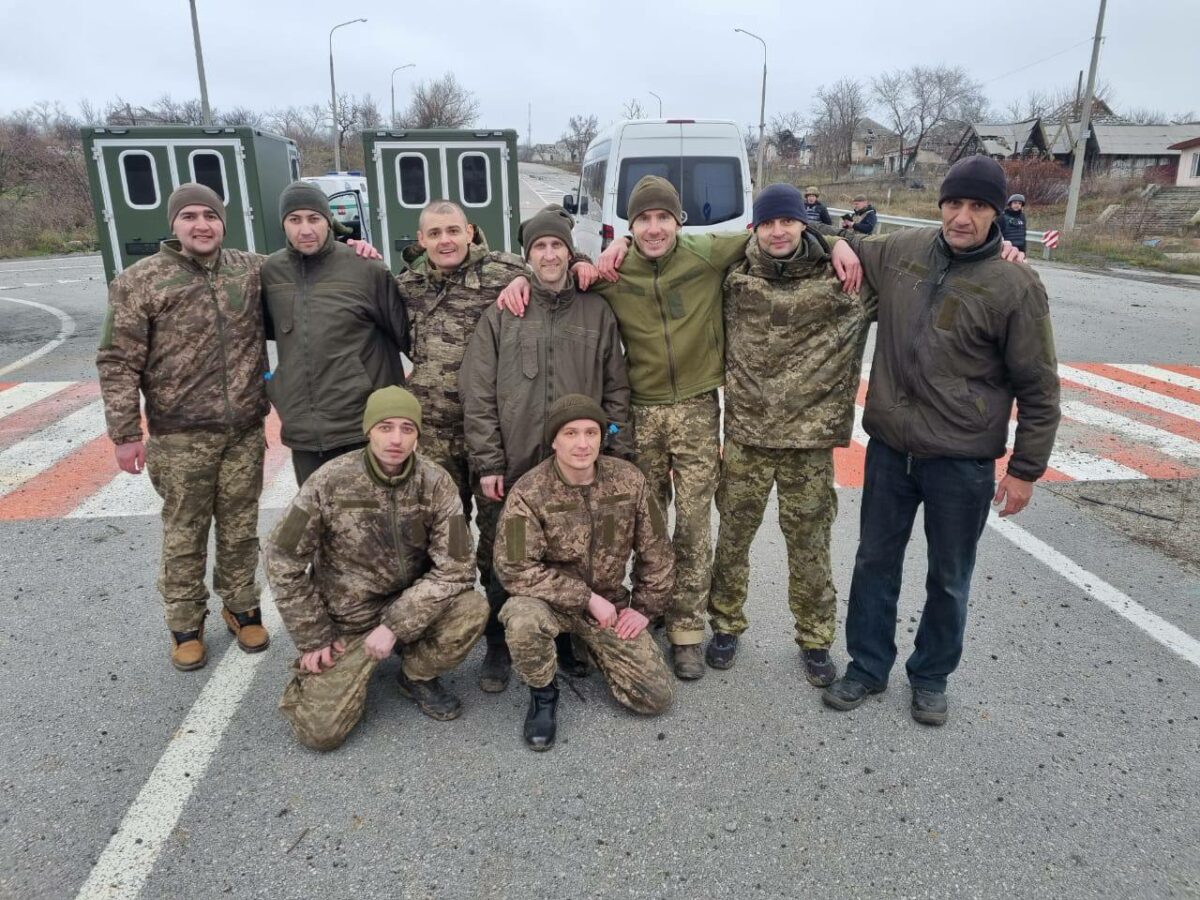Україна повернула з російського полону ще 12 людей
