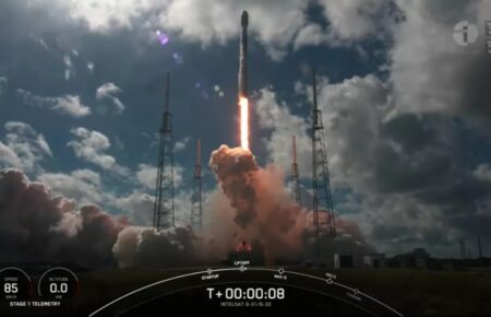 SpaceX запустила у космос два телекомунікаційні супутники