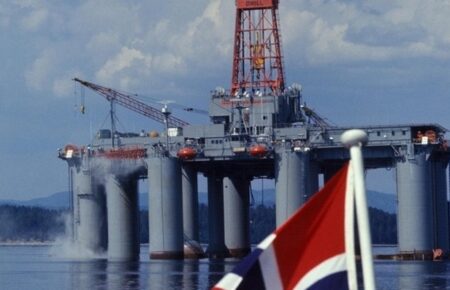 Норвегія приєдналася до «стелі цін» на російську нафту