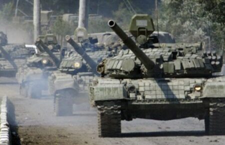 У Маріуполі зафіксували рух двох колон військової техніки РФ у Бердянському напрямку