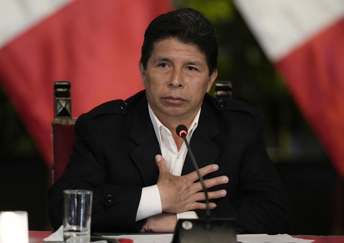 Президента Перу відсторонили та затримали після спроби розпустити парламент