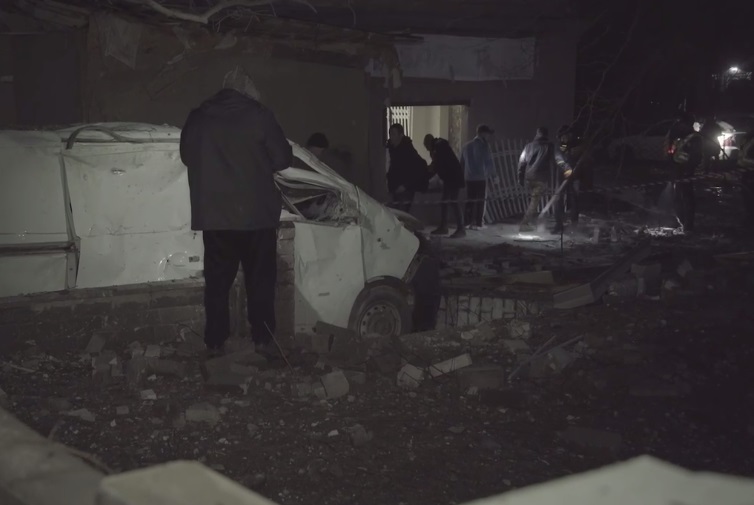 Ракетний удар по Києву: влада показала відео з Солом'янського району