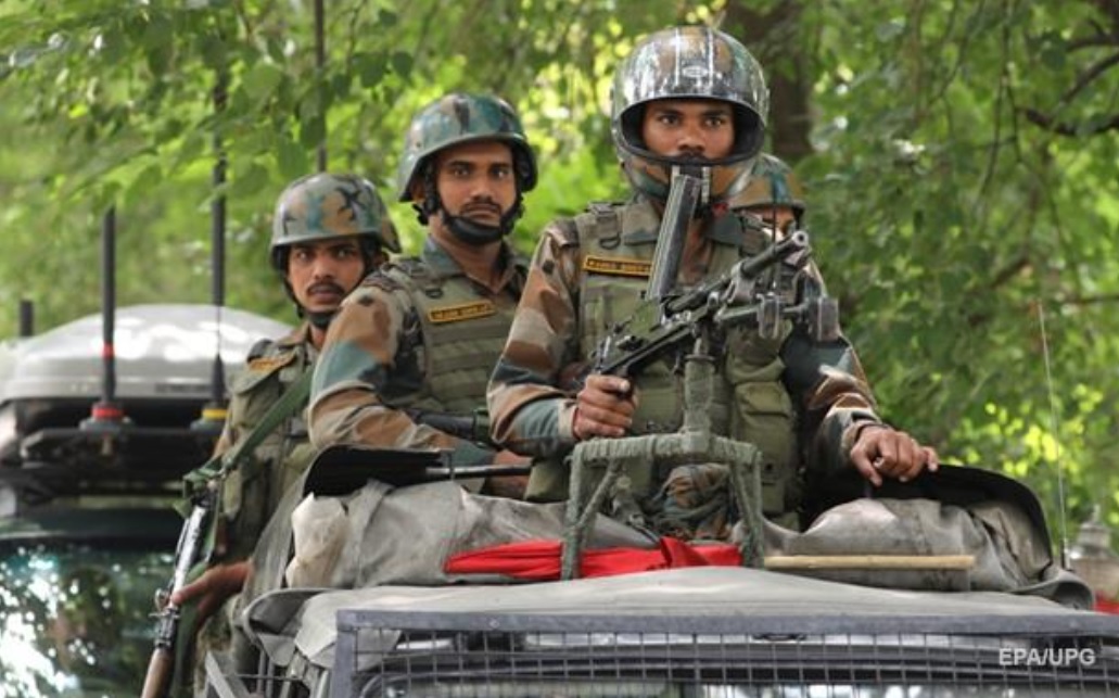 Індія розгорнула на кордоні з Китаєм війська в «безпрецедентному масштабі»