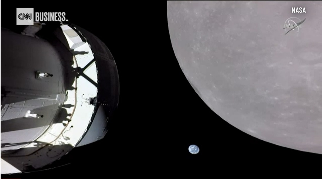 Космический корабль Orion возвращается на Землю с лунной орбиты