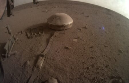 Апарат NASA InSight надіслав останнє селфі з Марса