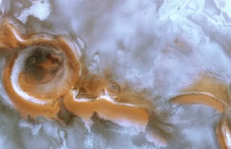 Європейське космічне агентство показало льодовики біля південного полюса Марсу