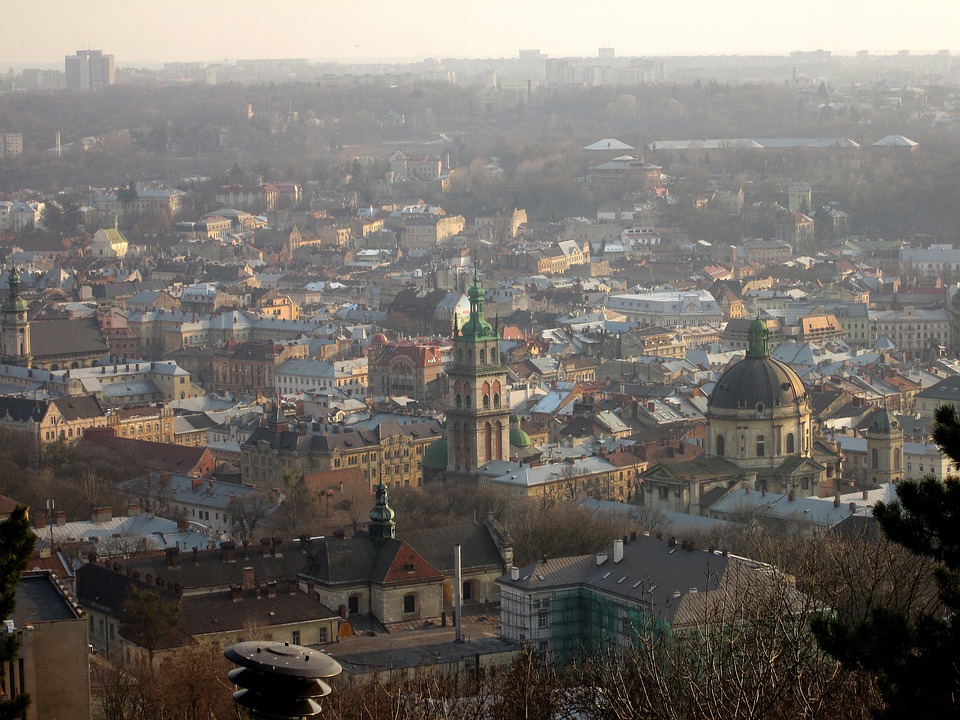 Унаслідок ракетного обстрілу Львів на 90% опинився без світла — мер