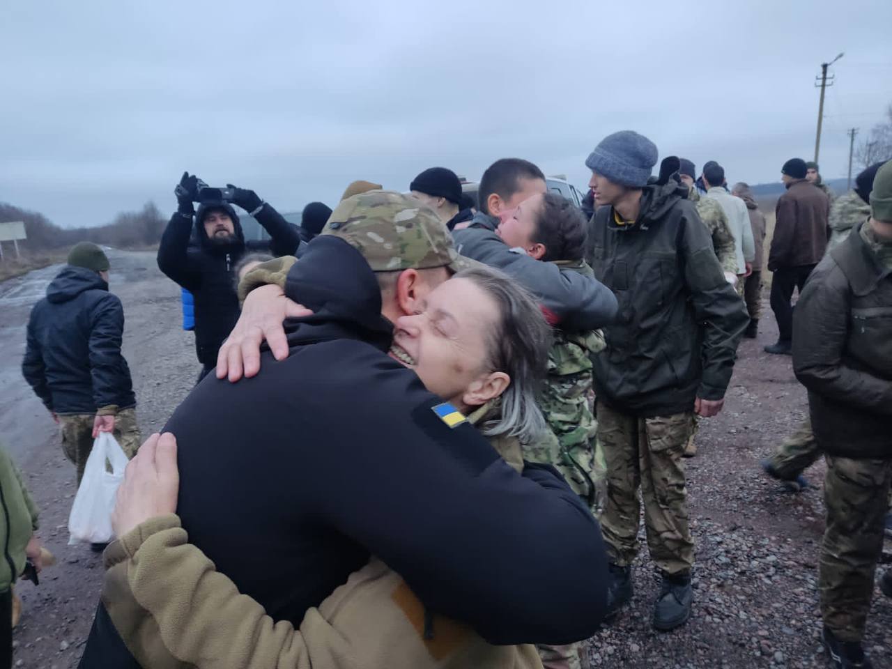 Великий обмін: Україна звільнила з полону 140 своїх захисників