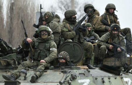 Окупанти намагаються повністю захопити Донецьку область, наступають на двох напрямках — Генштаб