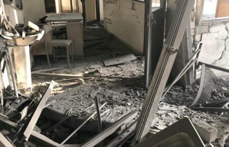 Влада Херсонщини показала, як виглядає дитяча лікарня, в яку вночі влучили 7 російських снарядів