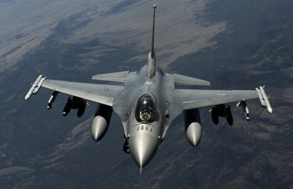 «Ні» Байдена щодо літаків F-16 не означає відмову — Краєв