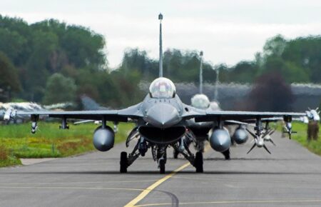 Нідерланди готові поставити Україні винищувачі F-16 — якщо Київ попросить