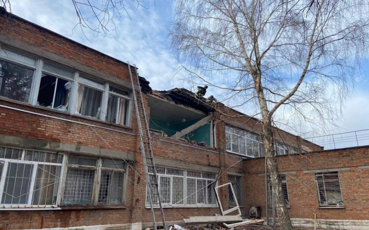 Російські окупанти обстріляли лікарню на Херсонщині