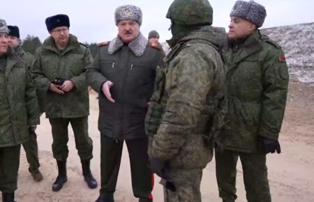 Лукашенко «провідав» російських військових та відзначився дивними заявами (ВІДЕО)