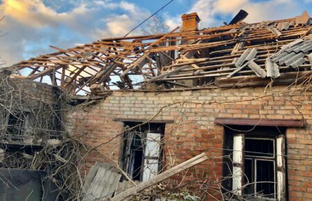 Росіяни продовжили нічний терор Нікопольщини, обстрілявши дві громади