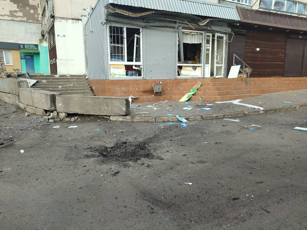 Оккупанты обстреляли магазин в Бериславе, есть погибшие и раненые