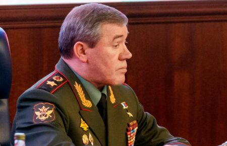 За концепцією Герасимова, на одну дію російських військових має бути три вкиди в інформаційному просторі — військовий експерт
