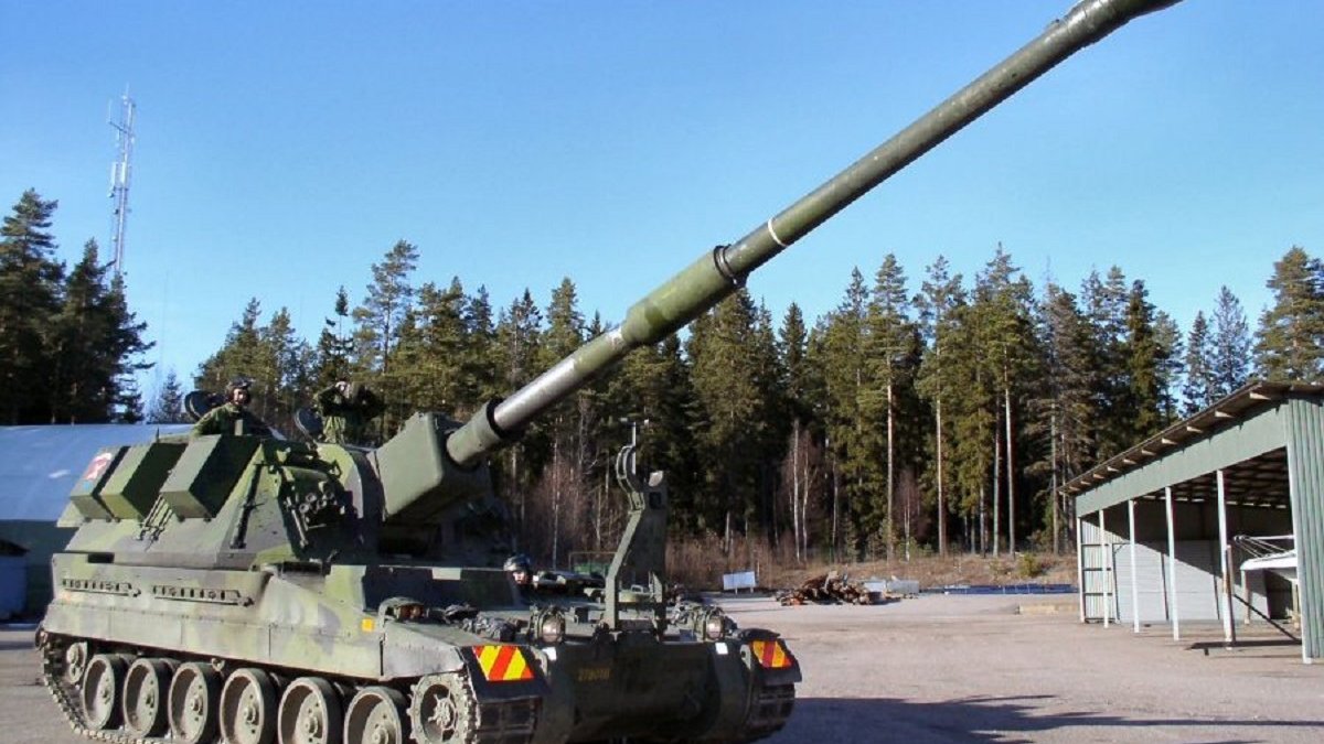 Британія передасть Україні 14 танків та 30 артилерійських установок AS90
